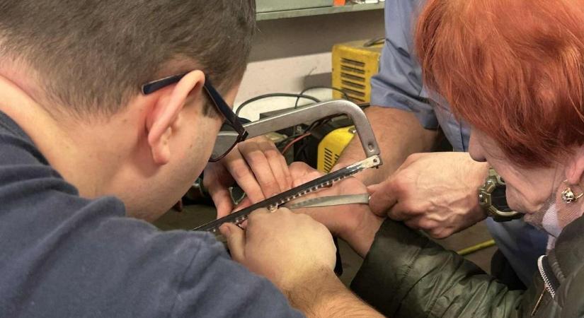 A Tűz őrei mindig győznek, a gyűrű sem fogott ki a szombathelyi tűzoltókon - fotó