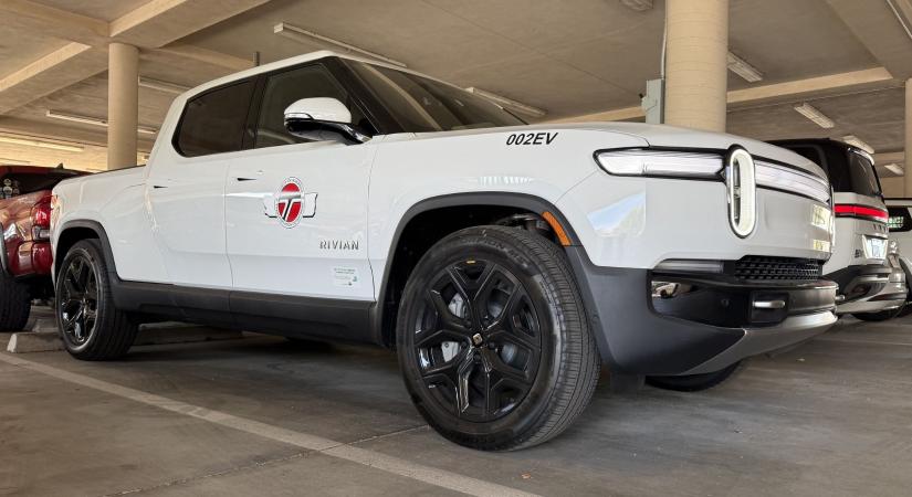 A Ford hoppon maradt vásárlóinak üzent a Rivian vezető menedzsere