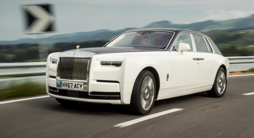 Ha Rollsod van, de spórolnál: így kell olajat cserélni a Phantomban