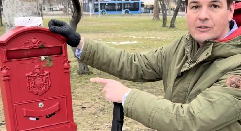 Kutyaszarral kenték össze Németh Balázs postaládáját