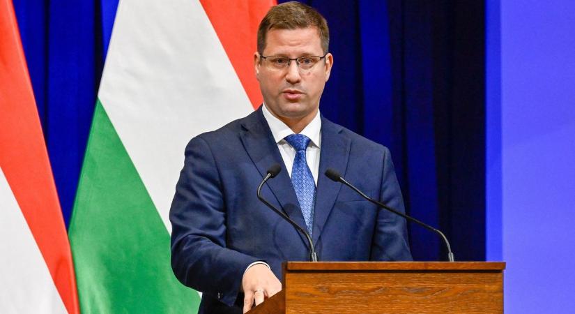 Kövesse nálunk élőben Gulyás Gergely sajtótájékoztatóját