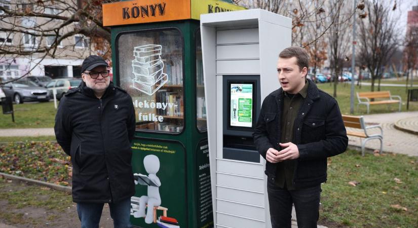 Már a Kuopio Parkban is működik a könyvkölcsönző automata - Képgaléria