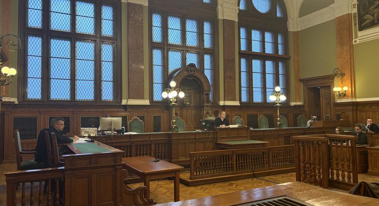 Meglepő fordulat a bíróságon a drogos énekesnő ügyében