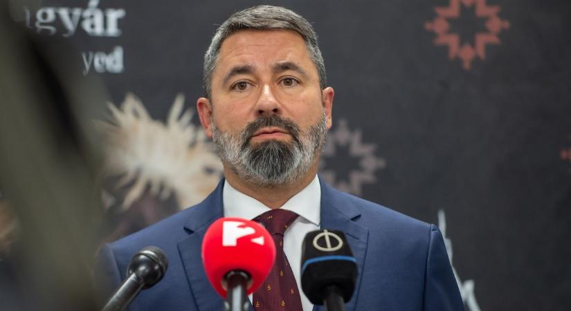 Hidvéghi Balázs: mától indul a nemzeti petíció kézbesítése