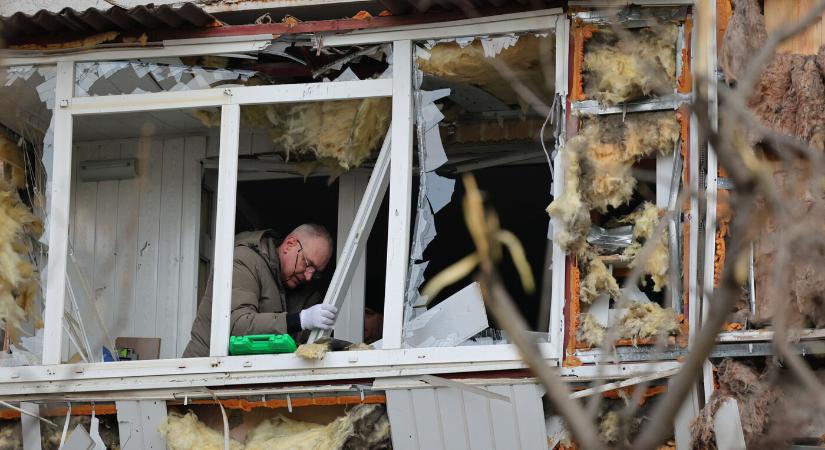 Több mint száz drónnal támadta Ukrajnát az orosz hadsereg, civil halálos áldozatok is vannak