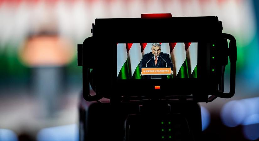 A tiltás ellenére is hirdet politikai tartalmakat a Fidesz a Facebookon, igaz, nem a saját nevében