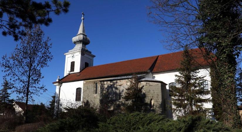 Történelmi idők tanúja volt ez a 840 éves alföldi rendház – galériával