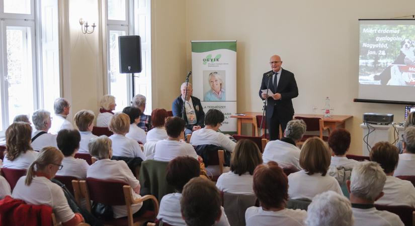 Közösségben az egészségért: Nagyatádon találkoztak a régió gyaloglóklubjai