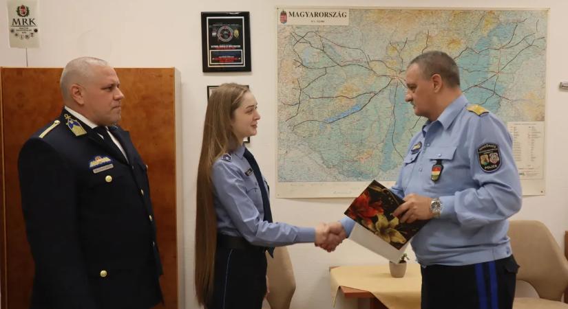 15 méter magasból mentett életet a hősies tatabányai rendőrnő