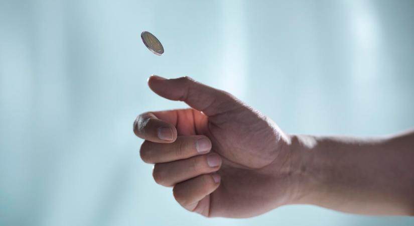 Itt az új 100 és 200 forintos érme!