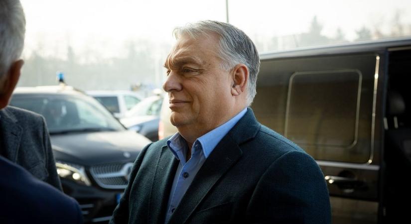 Kiderült, mit hallgat vezetés közben Orbán Viktor (videó)