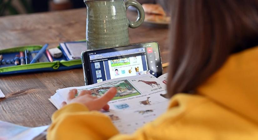 „A jelszavad olyan, mint a fogkeféd” – átfogó oktatási anyagot fejlesztett az ELTE Informatikai Kara