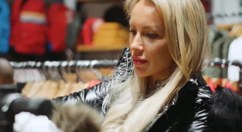 Itt lesz Jákli Mónika végső nyughelye: szomorkás, esős időben vesznek búcsút a sztáranyukától