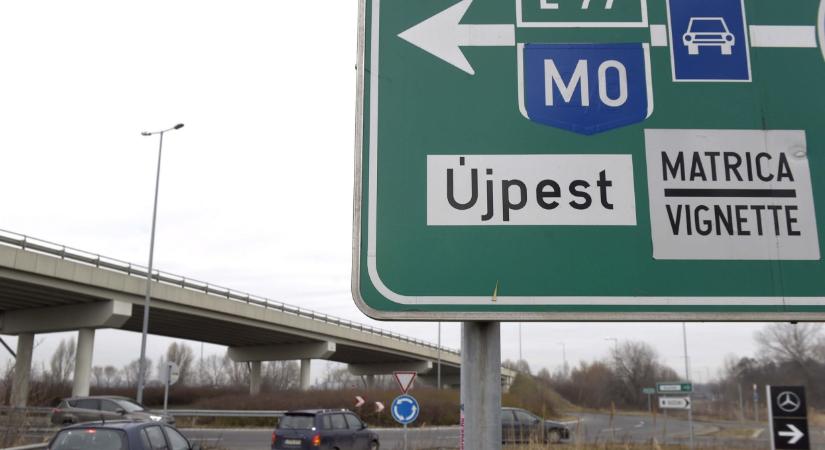 Fontos határidő előtt áll több százezer magyar autós: hamarosan fizetniük kell, nincs kibúvó alóla