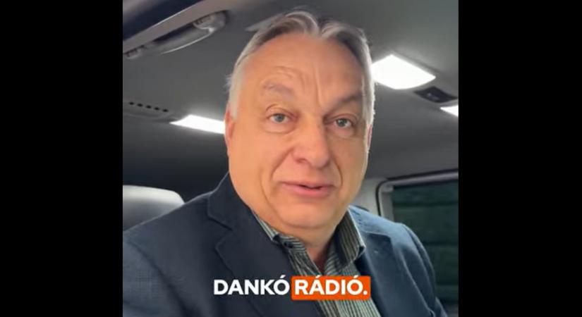 Orbán Viktor a Dankó Rádió hallgatásával kezeli Lázár cigányozását