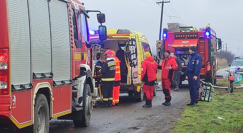 Mentőhelikopter is érkezett a Maroslelei lakástűzhöz, képeken mutatjuk a helyszínt – galériával