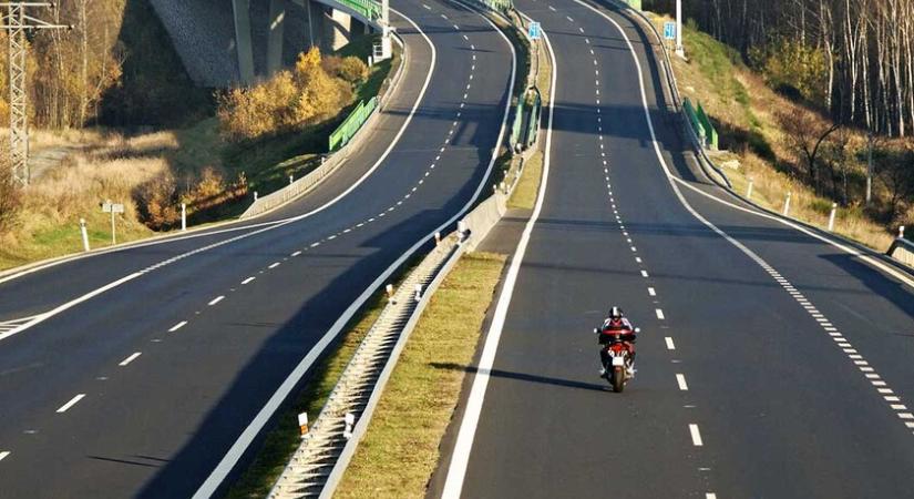 Ha túl lassan mész, jön a bírság - Végre konkrét érték lesz a minimumsebesség