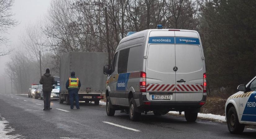 Figyelem: szerb embercsempész Magyarországon – a déli határ közelségére játszhat