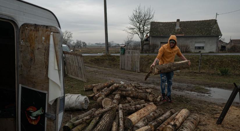 Tömörkény azonnal reagált a hidegre: két nap alatt eljut a tűzifa