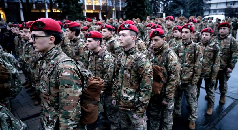 Több száz ember indult útnak a magyar hősök emlékéért – galériával