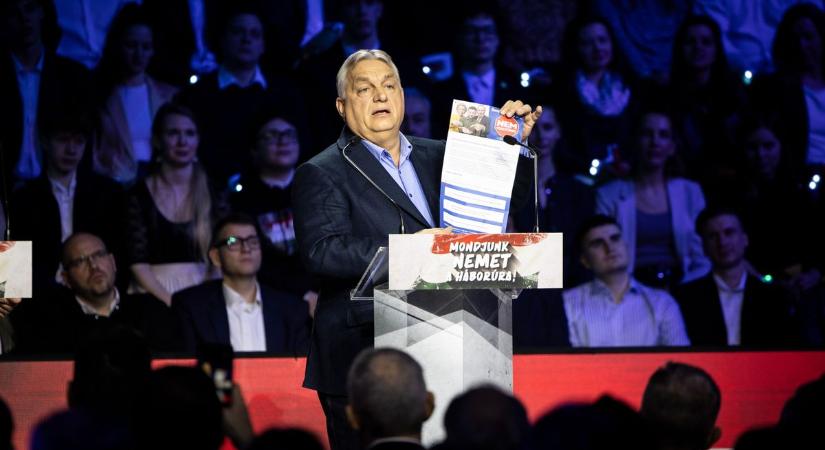Személyesen Orbán Viktor viszi ki az első nemzeti petíciót