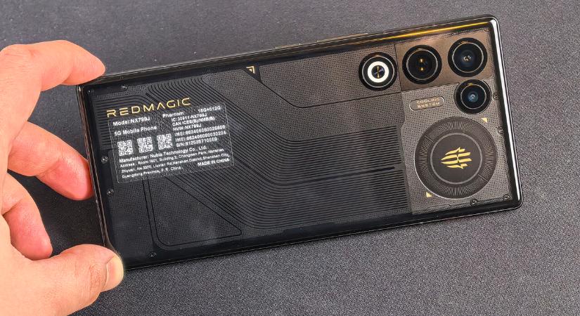 Kezünkben az eddigi legvékonyabb és legerősebb gamer telefon, megvan az ára is