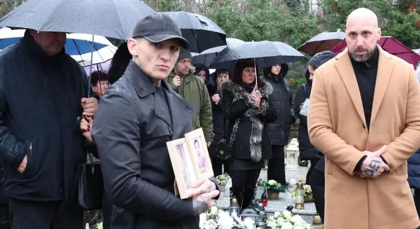 Jákli Mónika exe és vőlegénye között tapintható volt a feszültség a temetésen