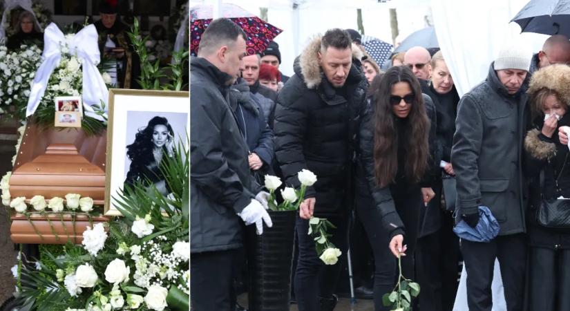 Vőlegénye sírva kísérte utolsó útjára Jákli Mónikát: Vastag Csaba felesége is a könnyeivel küzdött – galéria