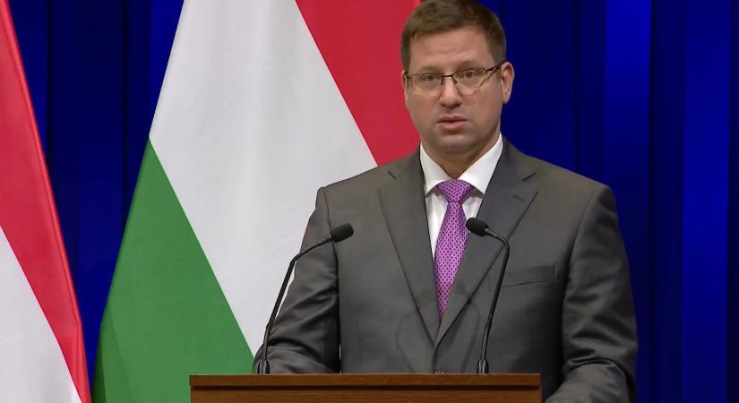 Gulyás Gergely szerint most már „sok szempontból ellenérdekelt” az a nemzetközi alapkezelő, a BlackRock, amelyet azOrbán-kormány korábban százmilliókkal támogatott