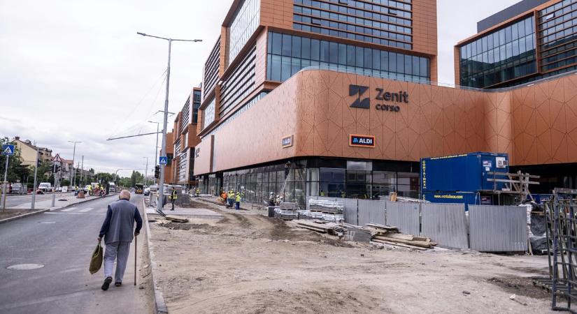 Zugló elutasította a Bayer-csoport 1,5 milliárdos ajánlatát, amit a Bosnyák téri gigaberuházás miatt ajánlott fel a cég