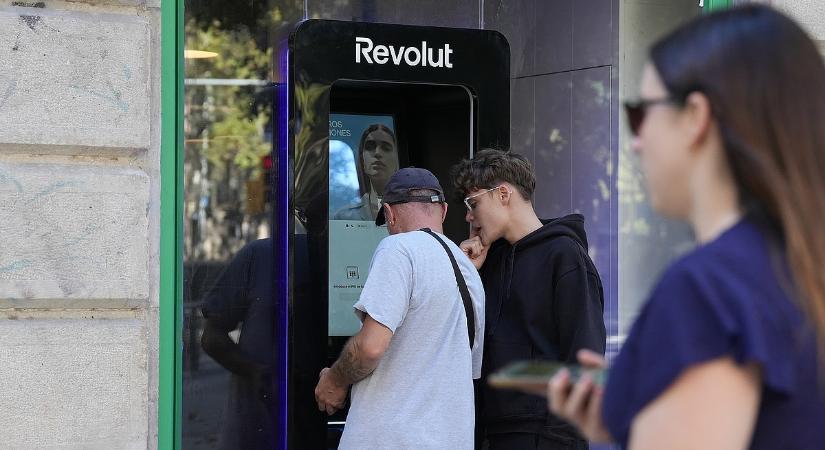 Szintet lép a Revolut, magyarul beszélő robotok beszélnek hozzánk, ha baj van