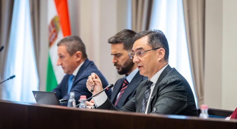 Védené Orbán „vívmányait” a debreceni közgyűlés