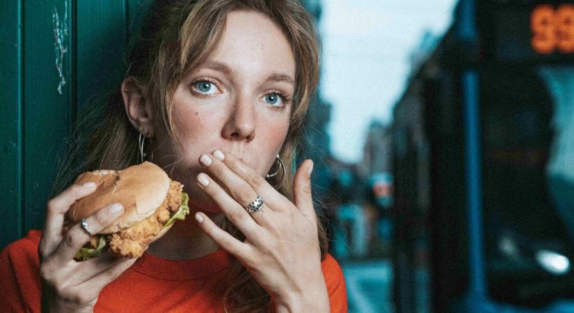 Ezer adag ingyen csirke a Blahán: brutális nyitóbulival érkezik Budapest új street food helye