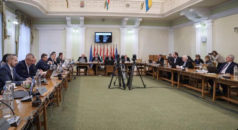 A szolnoki közgyűlés már választott: ők alkotják a testületet – galériával