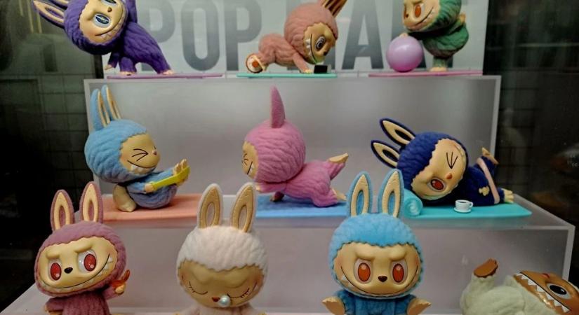 Horrorgyárak rejtőznek a Labubuk mögött