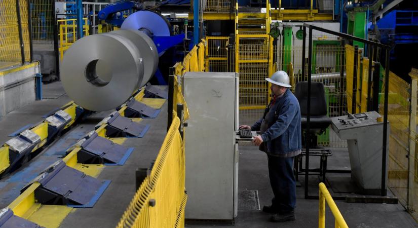 Brutális leépítési hullám és iparágak eltűnése szegélyezte a tavalyi évet: mérlegen a 2025-ös "repülőrajt"