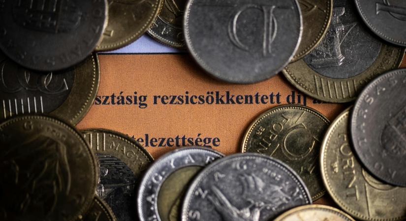 A korábban kétharmadokat hozó rezsicsökkentés szög lehet a Fidesz koporsójában