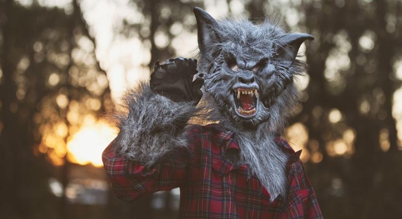 Milyen jelmezek viselését tiltották a történelem során?