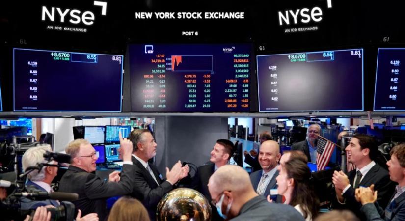 Techrészvények repítették rekord magasba az S&P 500 indexet