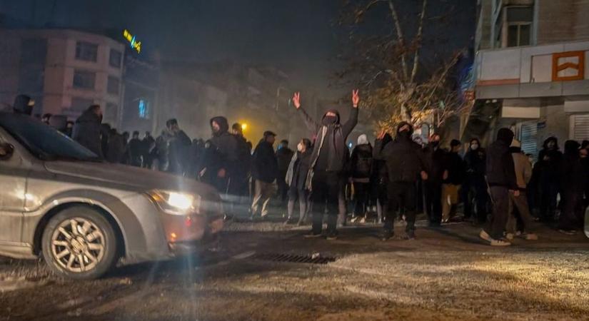 Újabb szankciókat hozott az EU Irán ellen