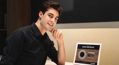 Könnyű, színes, energiatakarékos: a Samsung új kijelzője mindent visz