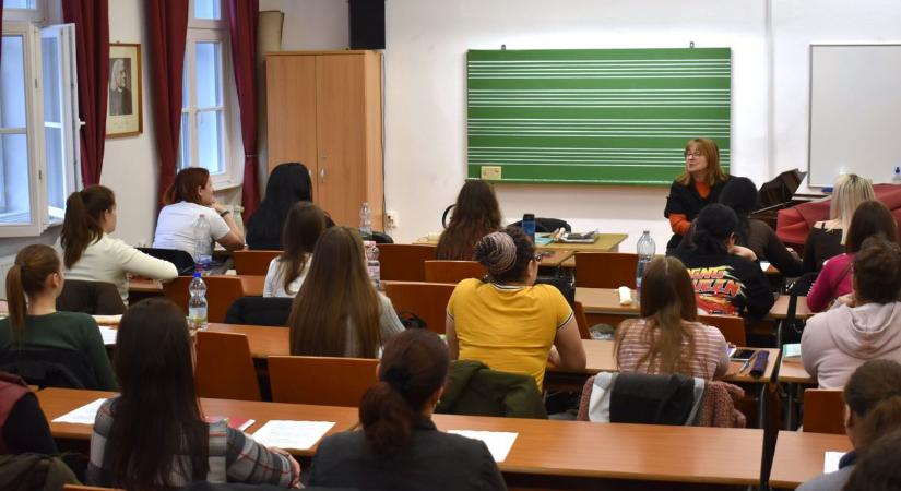 Egyre népszerűbb a pedagógusképzés a bajai főiskolán – mutatjuk, mit kínál az EJF – fotók