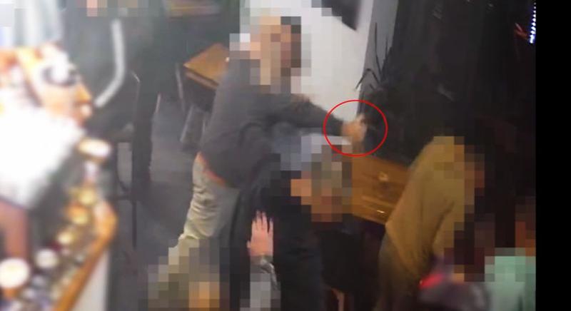 Jó pár embert lefújt gázsprayvel