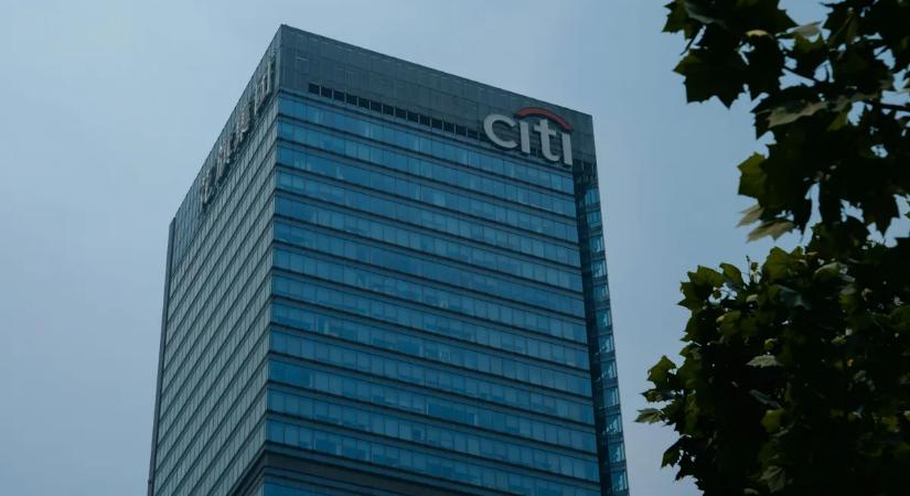 Hatalmas botrány a világ egyik legnagyobb bankjánál: szexuális zaklatás miatt indult ellene per