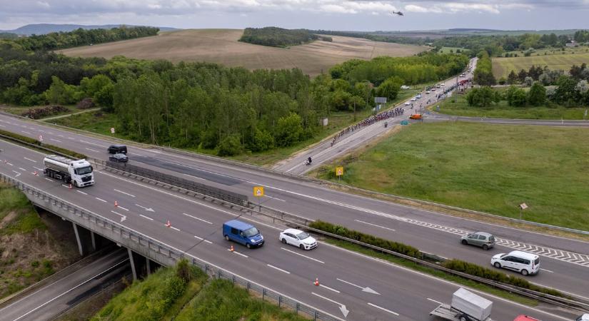 Se előre, se hátra: teljesen lezárják ezt a magyar autópályát