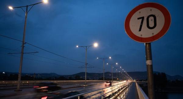 Jön a minimumsebesség: ha valaki túl lassan megy, büntetést kap