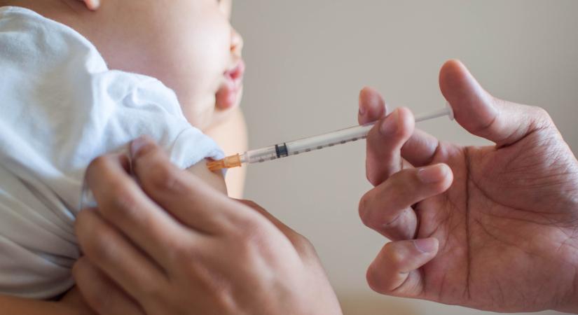 Tombol a járvány Magyarországon, a gyerekek vannak a legnagyobb veszélyben