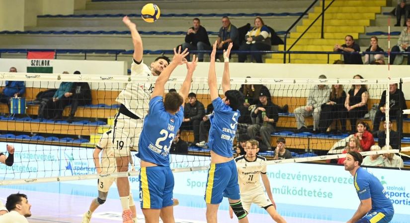 A szolnoki röplabdások nyerték az alsóházi csapatok csatáját