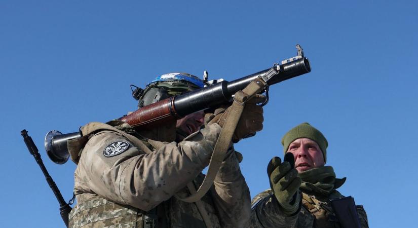 Lebukott az ukrán hadsereg: már a világ élvonalába tartoznak, mégis több fegyvert követelnek – miért finanszíroz Európa egy katonai nagyhatalmat?