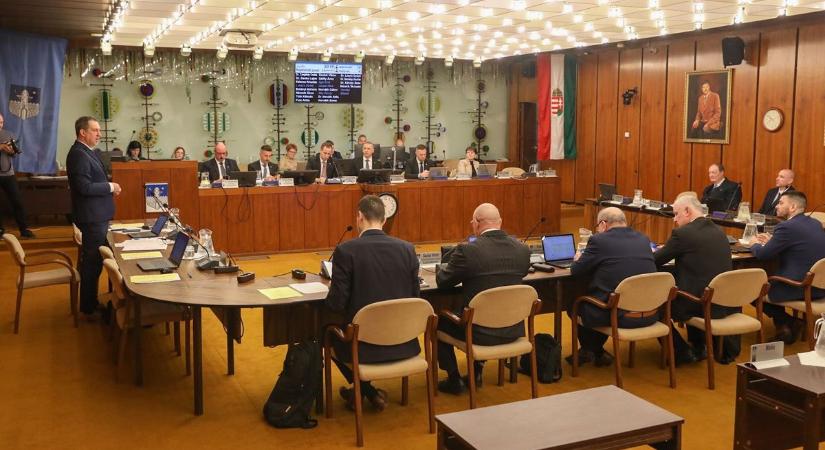 Villámgyors közgyűlés némi kampányhangulattal - összefoglaló